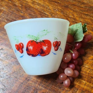 Vintage Fire King Apples & Cherries Mixing Bowl 1950s Kitchen Country Flair, Small Classic Cuisine Must Have! Splash-Proof Glass Collectable