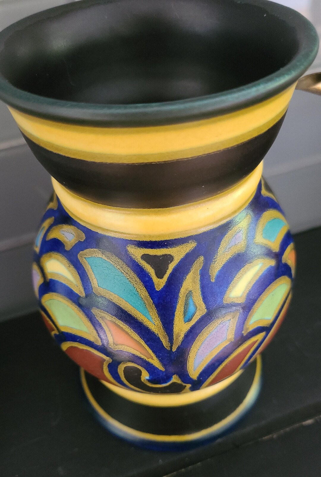 アンティーク ゴーダ陶器の花瓶、1927 年手描きオランダ陶器 アンティーク ゴーダ陶器の花瓶、1927 年手描きオランダ陶器
