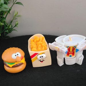 Vintage Toys Trio McDonalds des années 80, hamburger Happy Meal, sodas pop modifiables, Burger King Lickety Splits, frites sur roues Fast Food Racers