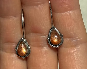 Vintage Dangly Luminescent Orange Stone & Sterling Silver Earrings / 925 /Teardrop / 1990s 90s 925 / Artisan / Ear Wire / Boho Southwestern