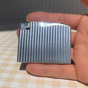 Working Vintage Lighter / Elgin Mid Century / Brass / Floral / Sparrows / Wick + Flint Pocket Petrol / Art Deco / McM / 1950s 50s Cigarette