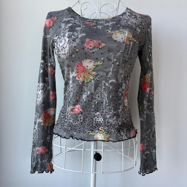 Vintage Shirt Anxiety Cafe / Size Small / Purple Seed Beads / USA Made / 1990s 90s Y2K / Roses / Grey Pink White Yellow