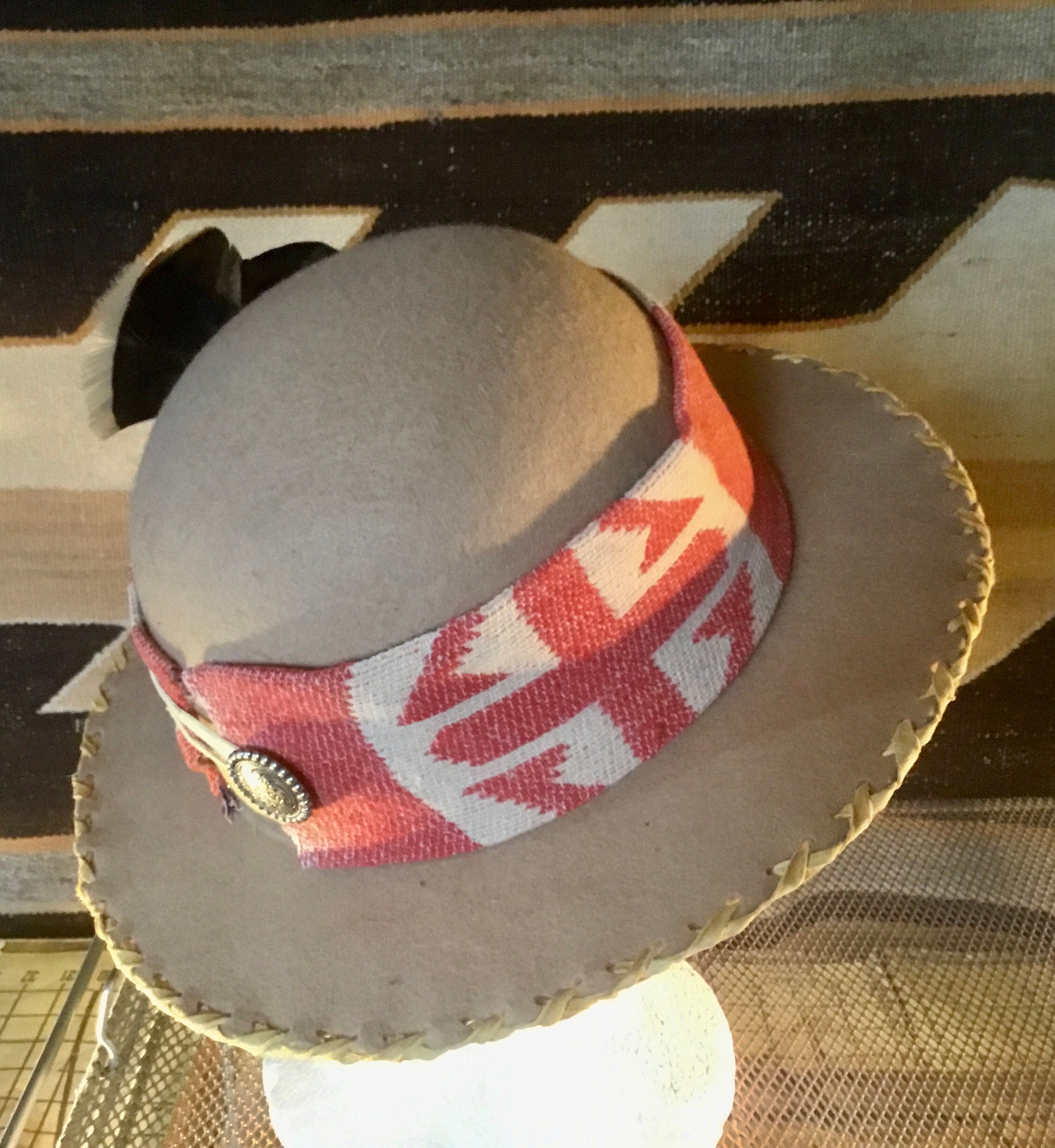 Wool Felt Hat: Vintage Beacon Blanket Band, Turkey Feather  display picture 3