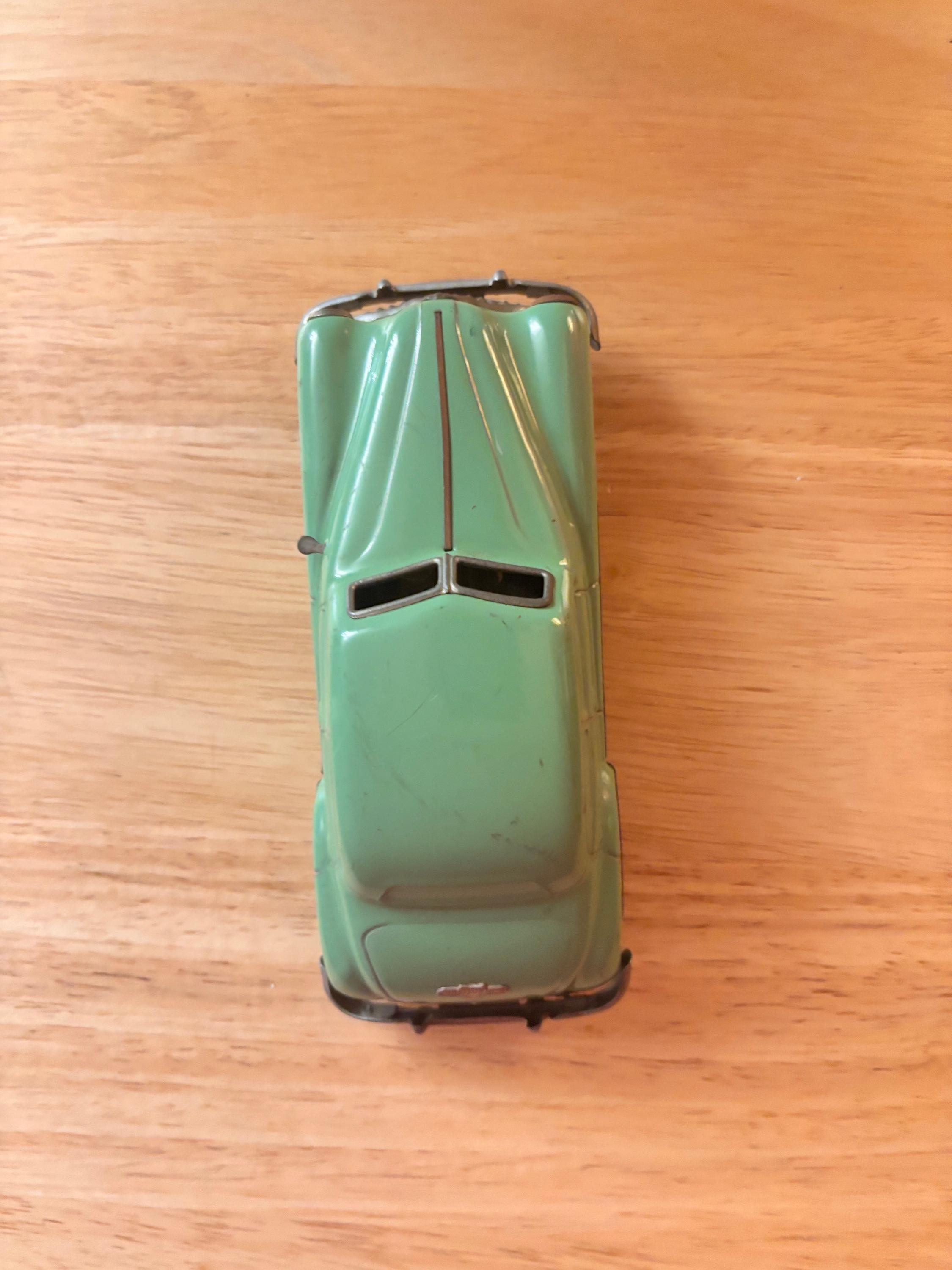 Schuco GAMA Patent 100 D.r.p.a. Wind-up Tin Limousine - Color Mint