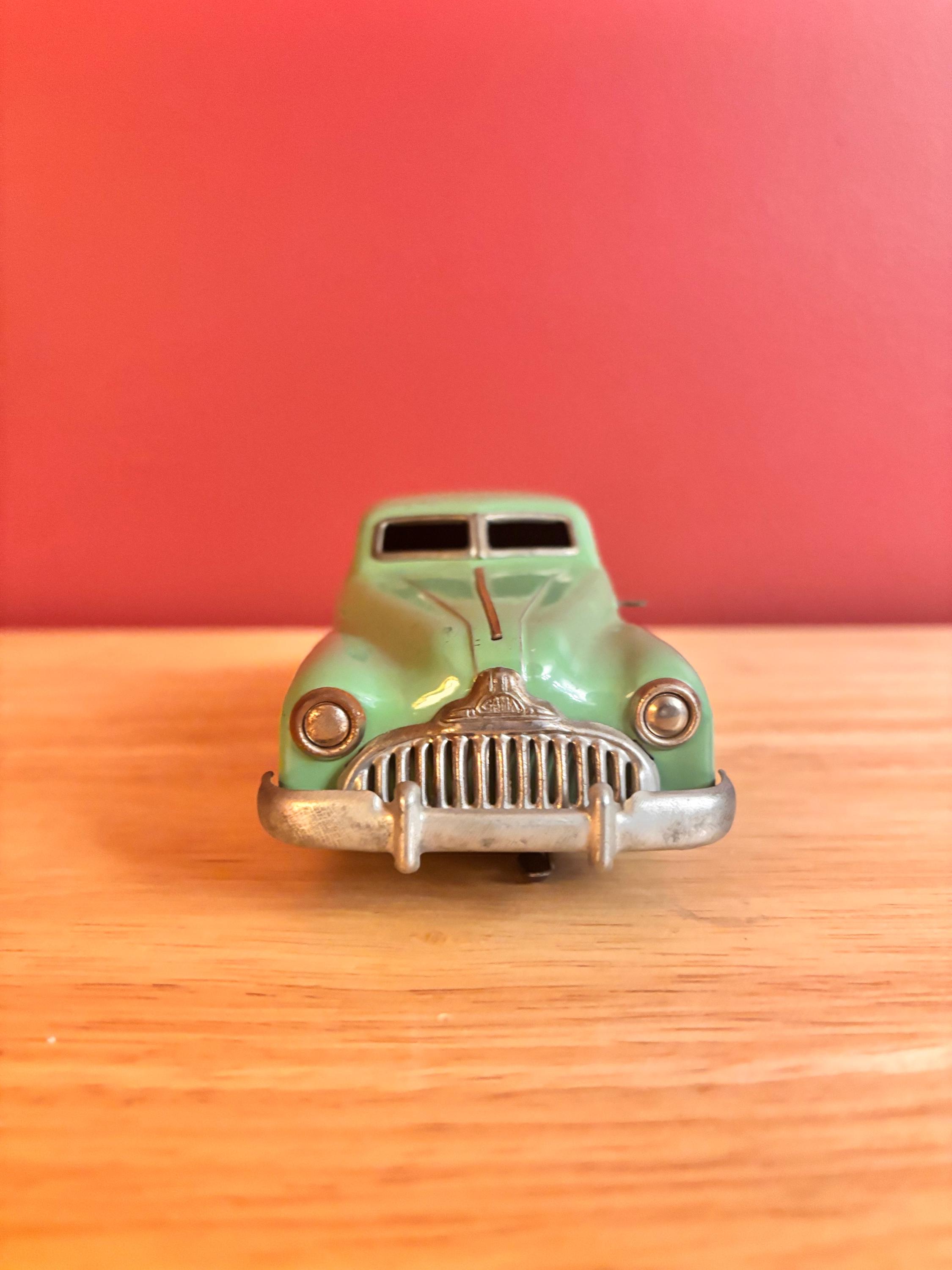 Schuco GAMA Patent 100 D.r.p.a. Wind-up Tin Limousine - Color Mint