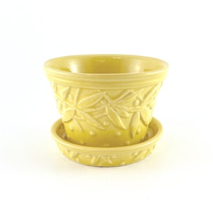 FREE SHIPPING! 1950&#39;s McCoy Leaves and Hobnail Planter with Attached Saucer