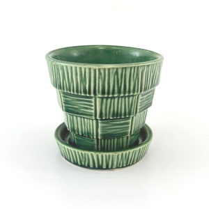 FREE SHIPPING! 1950&#39;s &quot;Green&quot; McCoy Basketweave Planter/Flower Pot with Attached Saucer