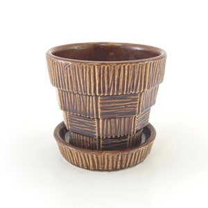 FREE SHIPPING! 1950&#39;s &quot;Brown&quot; McCoy Basketweave Planter/Flower Pot with Attached Saucer
