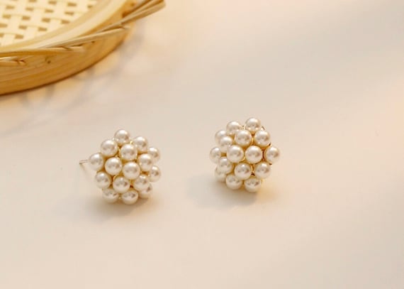 Vintage Clip Earrings Coro Faux Pearl Cluster Rhinestone Leaf Gold Tone |  eBay