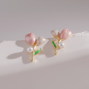 Pink Tulip Earrings,  Pink Flower Earrings, Pearl Earrings, Bridal Earrings, Flower Earrings, Bridal Earrings, Pearl Flower Dangle Earrings