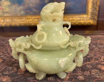Chinese gesneden jade wierookbrander met drakengrepen [SP]