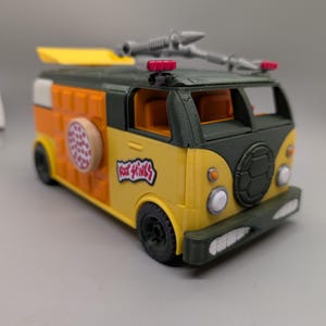 Party Wagon TMNT themed Deck Box Magic The Gathering Commander EDH or other TCG Holds  up to 100 Double Sleeved cards plus dice.
