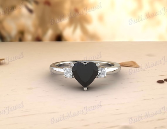 Heart shaped onyx ring best sale