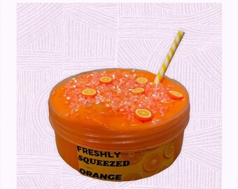 Jugo de naranja recién exprimido.