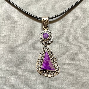 Very Purple Sugilite Mid Century Style Pendant/High Quality Emperor Purple African Sugilite Triangle Circle Shape/925 Silver Handcrafted