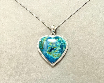Colgante de corazón de crisocola natural de alta calidad / crisocola 100% natural / 925 incrustación de plata sólida hecha a mano / regalo increíble