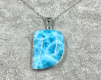 GROßER 30mm Natürlicher Larimar Anhänger/925 Silber Inlay und Öse/natürlicher dominikanischer Larimar