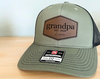 Aangepaste opa kunstleren patch hoed met kindernaam, vaderdagcadeau voor opa, truckerhoed op maat, aankondiging nieuwe opa cadeau,