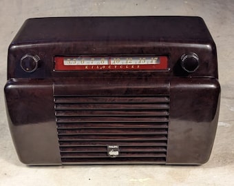 Rare Mottled Walnut Bakelite 1952 Philips Model 810 AM Radio Receiver