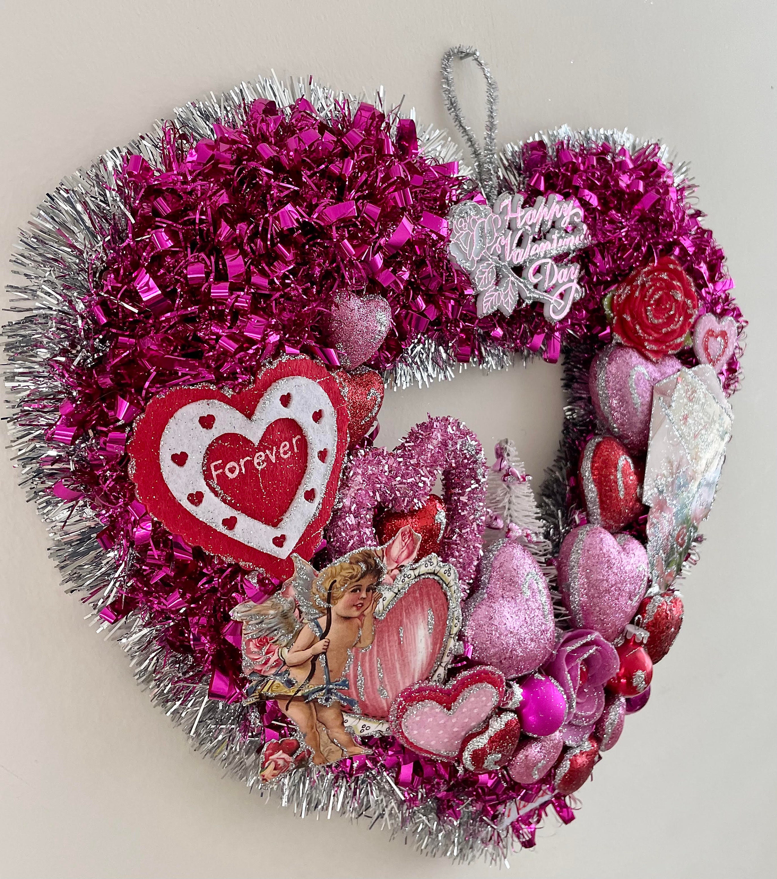 VioletEverGarden Valentine's Day Wreath,15” Heart Shaped Wreath with Red  Berries for Valentine's Day Wedding Festival Decor