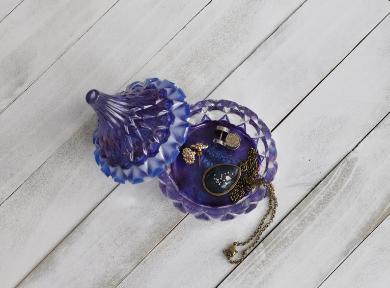 Jewelry box