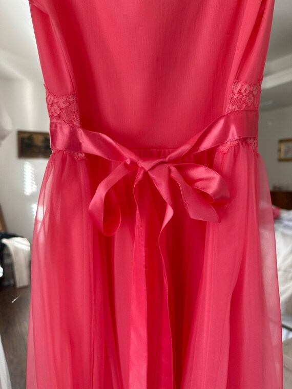 Rare! Barbie pink 1960s nightgown with robe - Gem