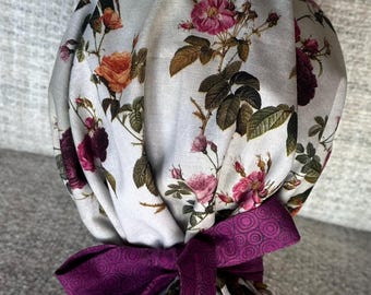 Gorro quirúrgico de algodón con estampado floral, reversible, estilo coleta.