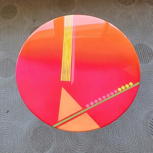 Mesas auxiliares de resina abstracta en naranja y verde, mesas de centro redondas de epoxi con diseño artístico vibrante imagen 12