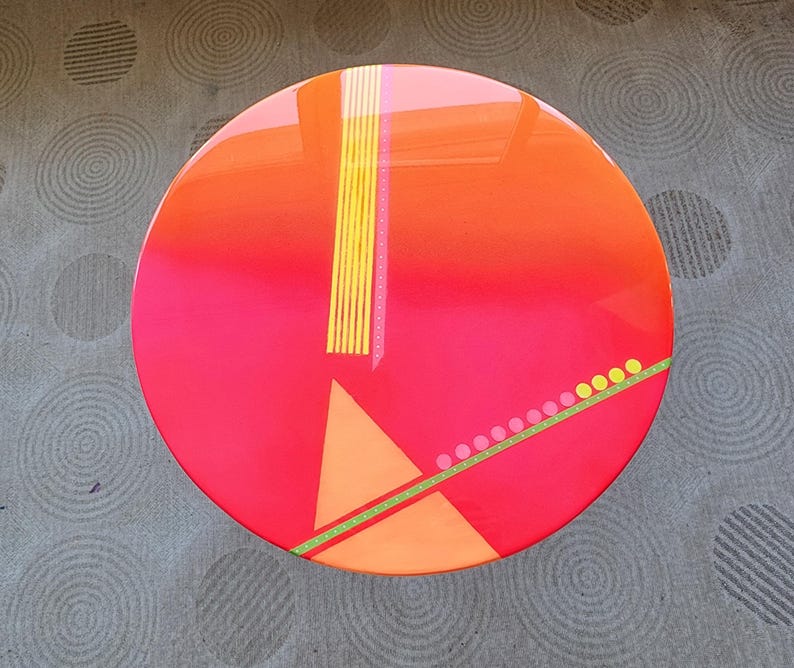 Mesas auxiliares de resina abstracta en naranja y verde, mesas de centro redondas de epoxi con diseño artístico vibrante imagen 12