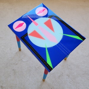 Unusual Blue Wooden Retro Epoxy Resin Side Coffee Table,Colorful Funky Eclectic Rainbow Abstract Pop Art Hand Painted Pink End Sofa Table image 2