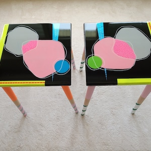 Abstrakter Resin Couchtisch: Bunter Pop Art Beistelltisch, modernes Design