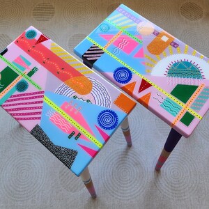 Handgemachter Epoxidharz-Kaffeetisch, gemaltes Retro-Design, Boho-Akzent-Tisch