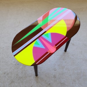 Rainbow Abstract Epoxy Resin Pop Art Side Table, Kitsch Coffee Table, Oval Original Table, Groovy Night Table, Funky Cool Pink Yellow Table