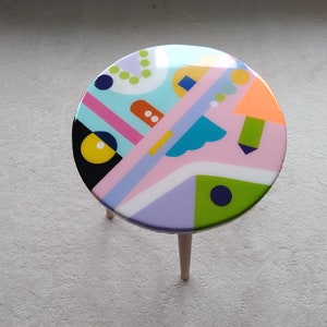 Round Colorful Funky Eclectic Resin Side Coffee Table, Unusual Geometric Multicolor Modern Small Unique Wooden Epoxy Entryway Bedside Table