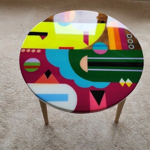 Vibrant Epoxy Resin Colorful Round Side Coffee Table ,Rainbow Funky Groovy Retro Modern Unique Eclectic Abstract Sofa Quirky Neon Art Table