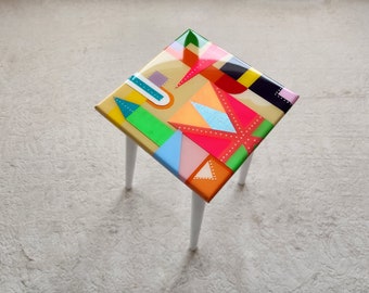 Small Pink Funky Colorful Neon Painted Side Resin Coffee Table, Eclectic Abstract Cool Cute Boho Pop Art Unusual Epoxy Accent End Sofa Table