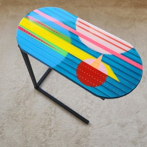 Abstract Resin Coffee Table: Modern C Shape Acrylic Side Table