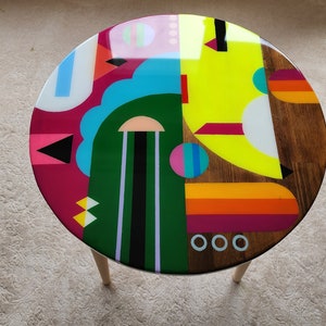 Vibrant Epoxy Resin Colorful Round Side Coffee Table ,Rainbow Funky Groovy Retro Modern Unique Eclectic Abstract Sofa Quirky Neon Art Table