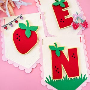 イチゴのバースデーバナー、ベリーのファーストパーティーネームバナー、スイートワンのイチゴテーマデコレーション、カスタムイチゴレター