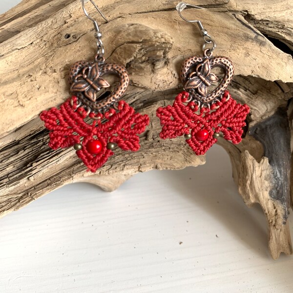 Saint Valentin, Grandes boucles d'oreilles macramé, Connecteur coeur, Style Boho