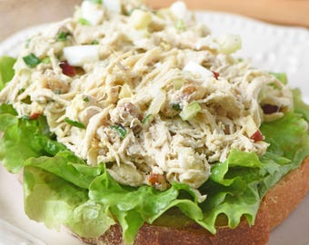 Receita de Salada de Frango com Ovos ao Estilo Delicatessen - Download Digital Instantâneo