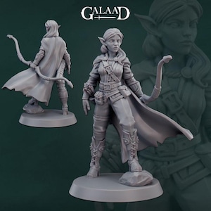 Puede incluir: Una figura miniatura pintada en gris de un guerrero elfo con orejas puntiagudas, cabello largo y un arco y flecha. El elfo lleva una capa y armadura, y está de pie sobre una base redonda.