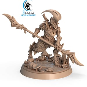 Insectoid Watcher Glaive - Signum Games - Fantasy Dungeons and Dragons Mini