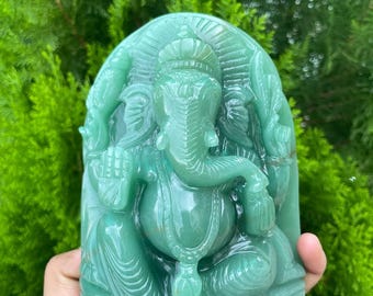 Statua di Ganesha in avventurina verde realizzata a mano: intaglio in pietra preziosa di cristallo.