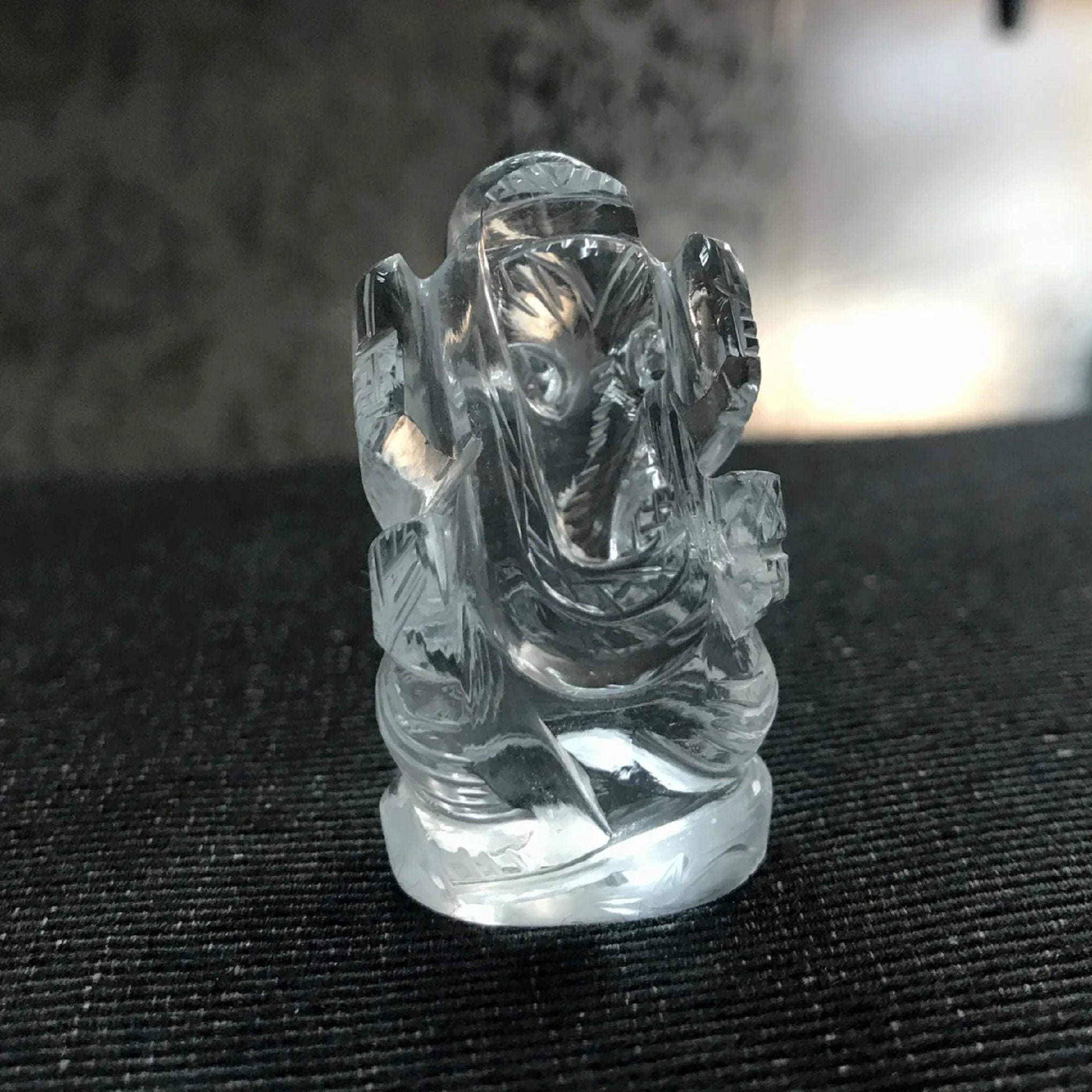クリアクォーツのガネーシャ像：癒しのクリスタル彫刻 - Etsy 日本