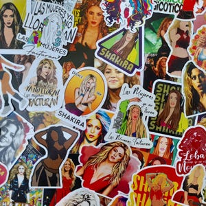 Shakira-stickerpakket: 50 stuks | Handgemaakte stickers | Perfect voor tijdschriften, laptops en cadeaus | Vier de koningin van de latinpop
