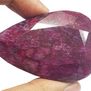 586 Ct Natural Mozambique Pinkish Red Ruby Pear Cut Faceted Huge Ruby AAA Quality Loose Gemstone Pink Ruby Stone For Jewelry 67x43 MM