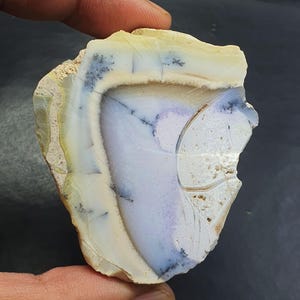 575 carats d&#39;opale dendritique naturelle, cristal brut brut de qualité AAA, pierres précieuses en vrac, agate dendritique, opale brute, fabrication de pierre brute pour bijoux 62,8 x 53 mm