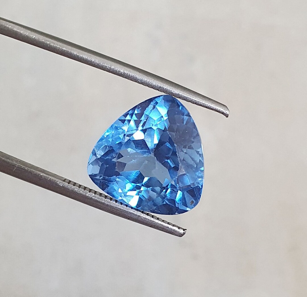 10.57 Ct Flawless Neon Blue Paraiba Tourmaline Gems Trillion Cut AAA