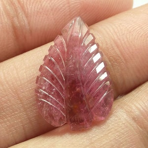 7.10 Ct Natural Pink Tourmaline Leaf Carving AAA Quality Loose Gemstone Leaf Shape Hand Carved Pink Tourmaline Carving For Pendant 21.8x14.6